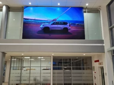 LED-экран для автосалона