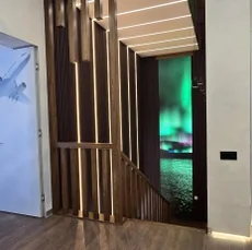 LED-экран видеоэкран для дома со встроенной акустикой и саундбаром