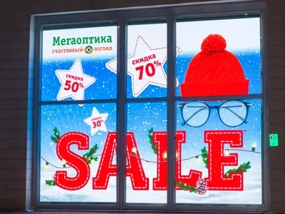 Экран в витрину для сети салонов оптики