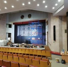 LED-экран на сцену, длина 7040мм, высота 3840мм, шаг пикселя 4мм, площадь 27м2, интерьерная яркость 1200кд