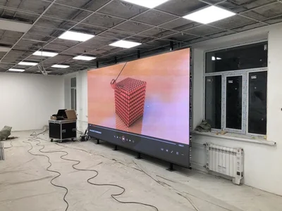 LED-экран для дома молодежи
