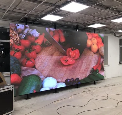 LED-экран для дома молодежи