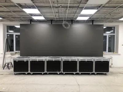 LED-экран для дома молодежи