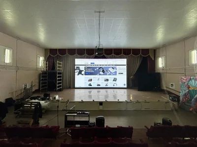 Сценический интерьерный экран в ДК Саблино Тосненского района