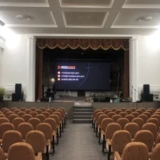 Сценический экран для конного центра