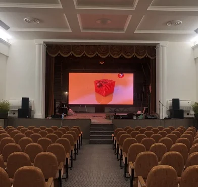 Сценический экран для конного центра