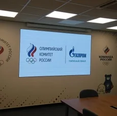 LED-экран интерьерный видеоэкран, длина 2560мм, высота 1280мм, площадь 3,3м2, шаг пикселя 2,5мм, интерьерная яркость 1200кд