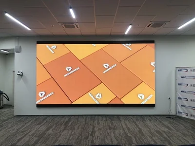 Интерьерный LED-экран в медицинское учреждение