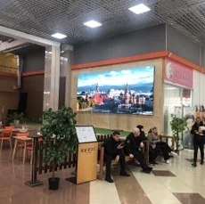 LED-экран для ресторана, торговый центр Победа город Прокопьевск длина 4800мм, высота 2080мм, шаг пикселя 2,5мм, площадь 10 м2, интерьерная яркость 1200 кд