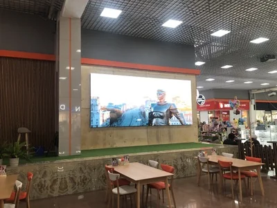 LED-экран для ресторана, торговый центр Победа город Прокопьевск длина 4800мм, высота 2080мм, шаг пикселя 2,5мм, площадь 10 м2, интерьерная яркость 1200 кд