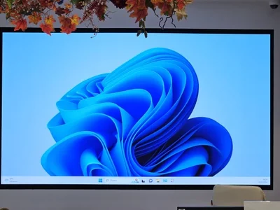 LED-экран в офис компании оператора цифрового телевидения